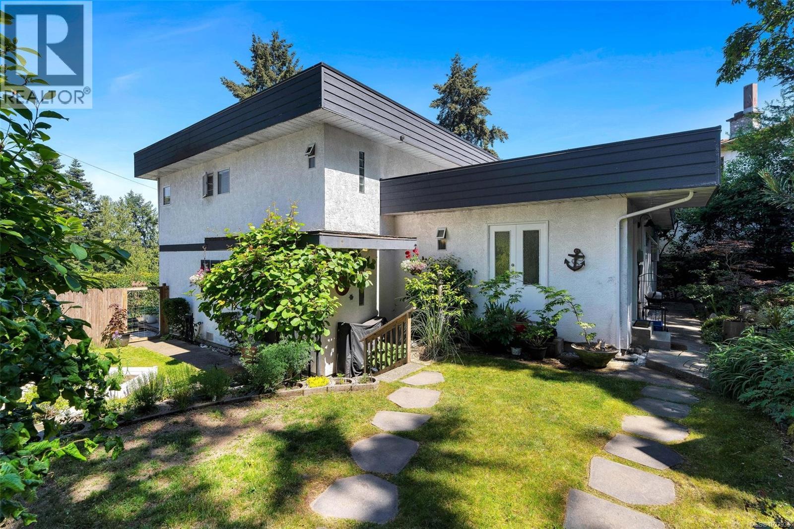 2635 Mill Bay Rd, Mill Bay, British Columbia  V8H 1C9 - Photo 2 - 1037935
