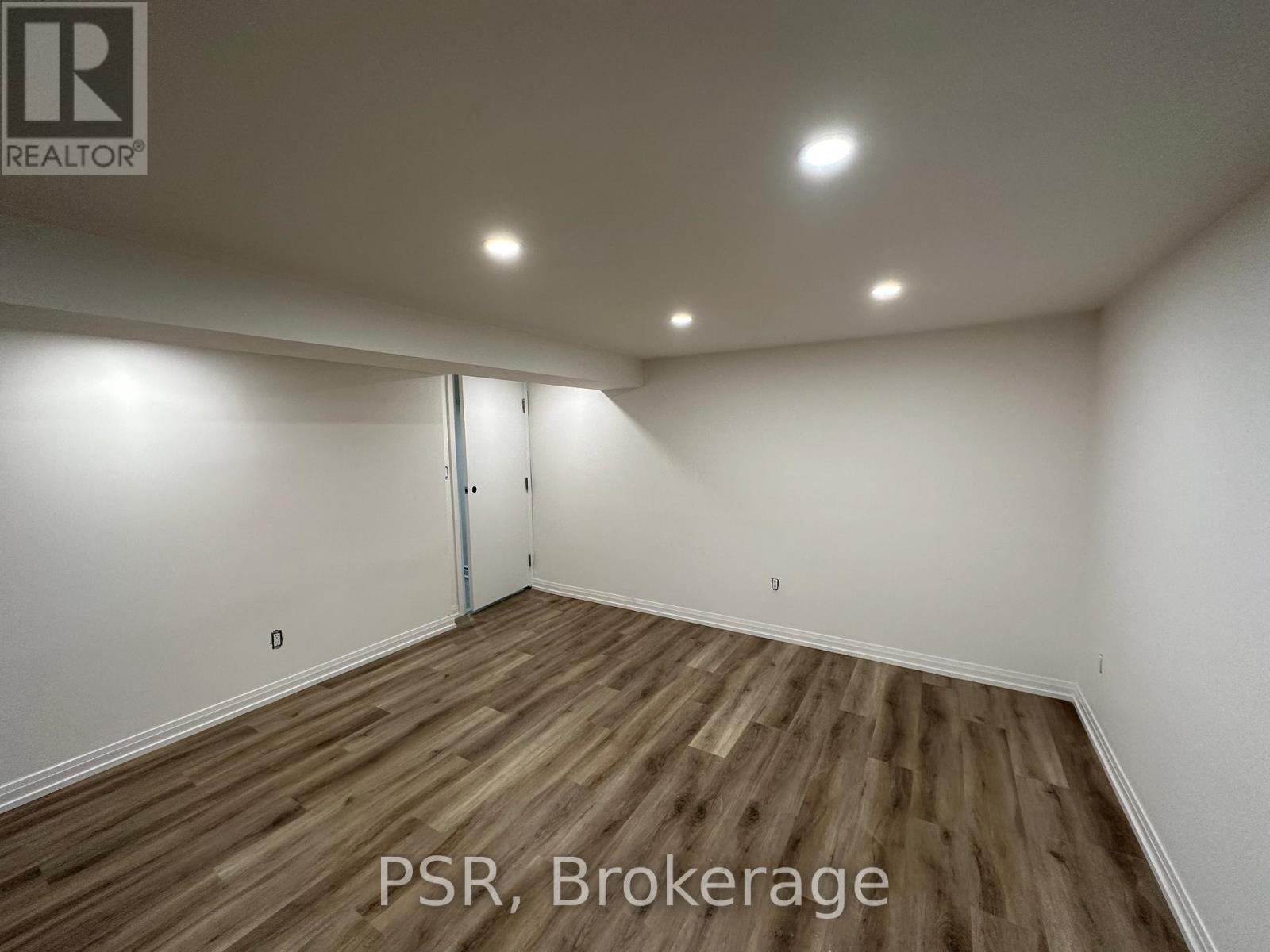 Lower - 25 Coulson Avenue, Toronto, Ontario  M4V 1Y3 - Photo 10 - C13166512