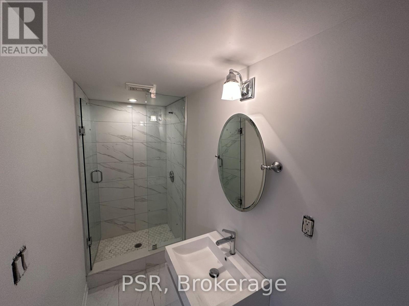 Lower - 25 Coulson Avenue, Toronto, Ontario  M4V 1Y3 - Photo 2 - C13166512