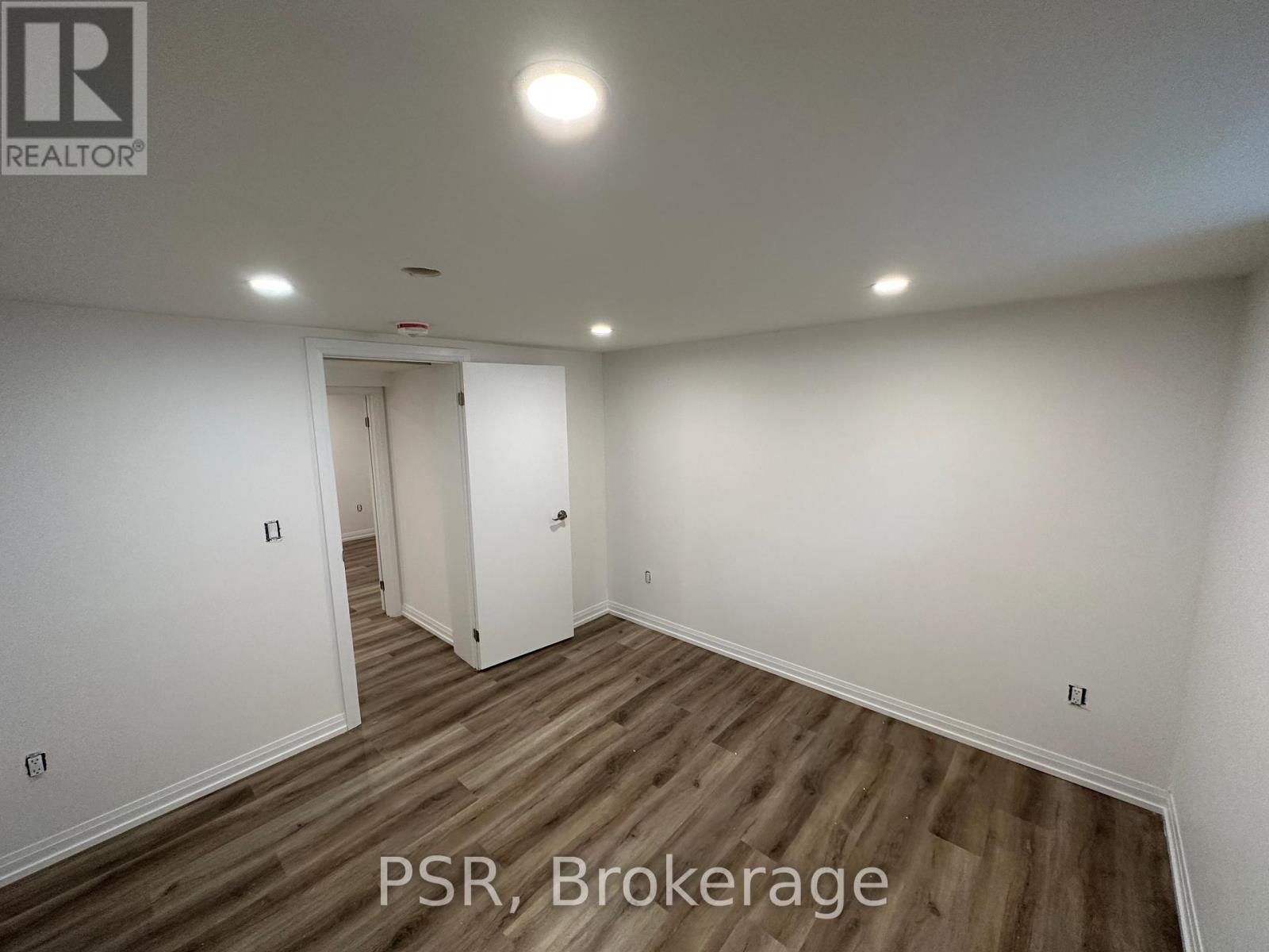 Lower - 25 Coulson Avenue, Toronto, Ontario  M4V 1Y3 - Photo 6 - C13166512
