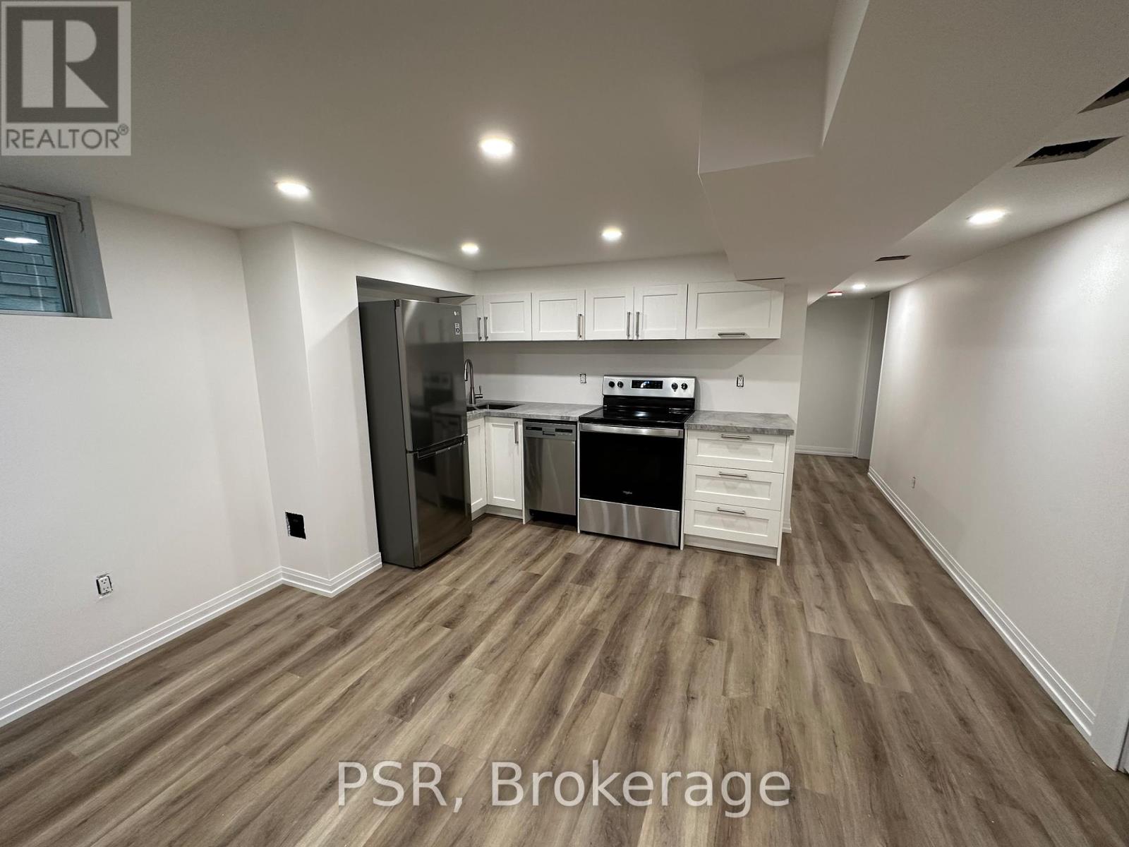Lower - 25 Coulson Avenue, Toronto, Ontario  M4V 1Y3 - Photo 7 - C13166512
