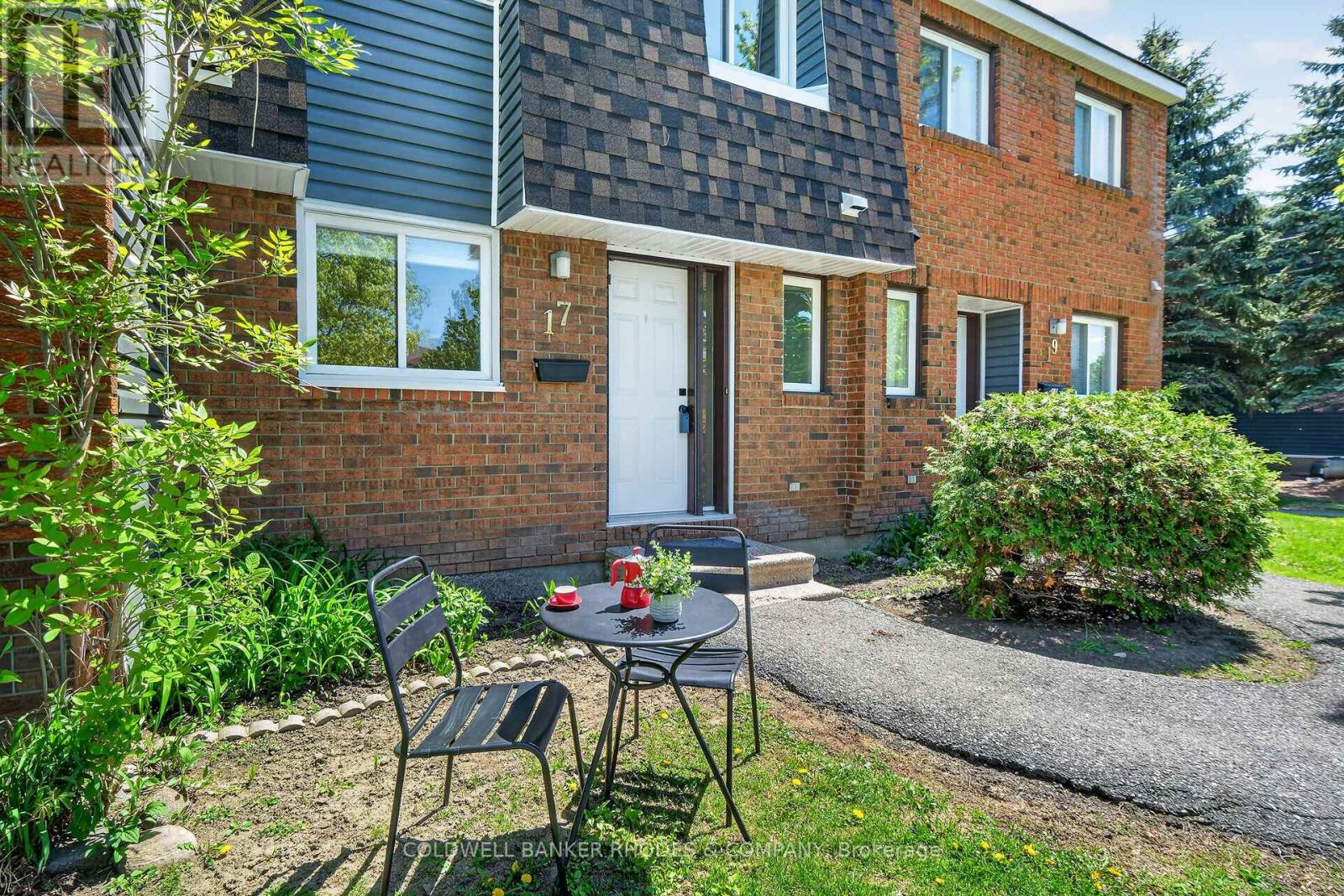 17 Pixley Private, Ottawa, Ontario  K1G 4C3 - Photo 2 - X13166538