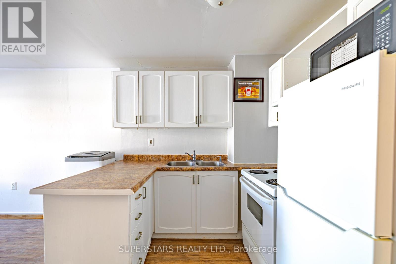 165 1/2 Olive Avenue, Oshawa, Ontario  L1H 2P1 - Photo 1 - E13166514