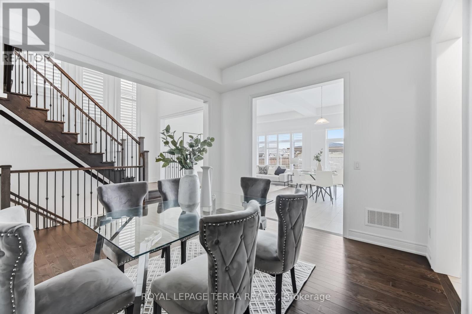 11 Lockton Street, Whitby, Ontario  L1P 0E1 - Photo 9 - E13166532