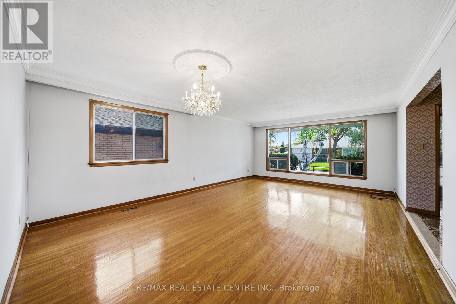 893 Hollowtree Crescent, Mississauga, Ontario  L4Y 2V3 - Photo 15 - W13164890
