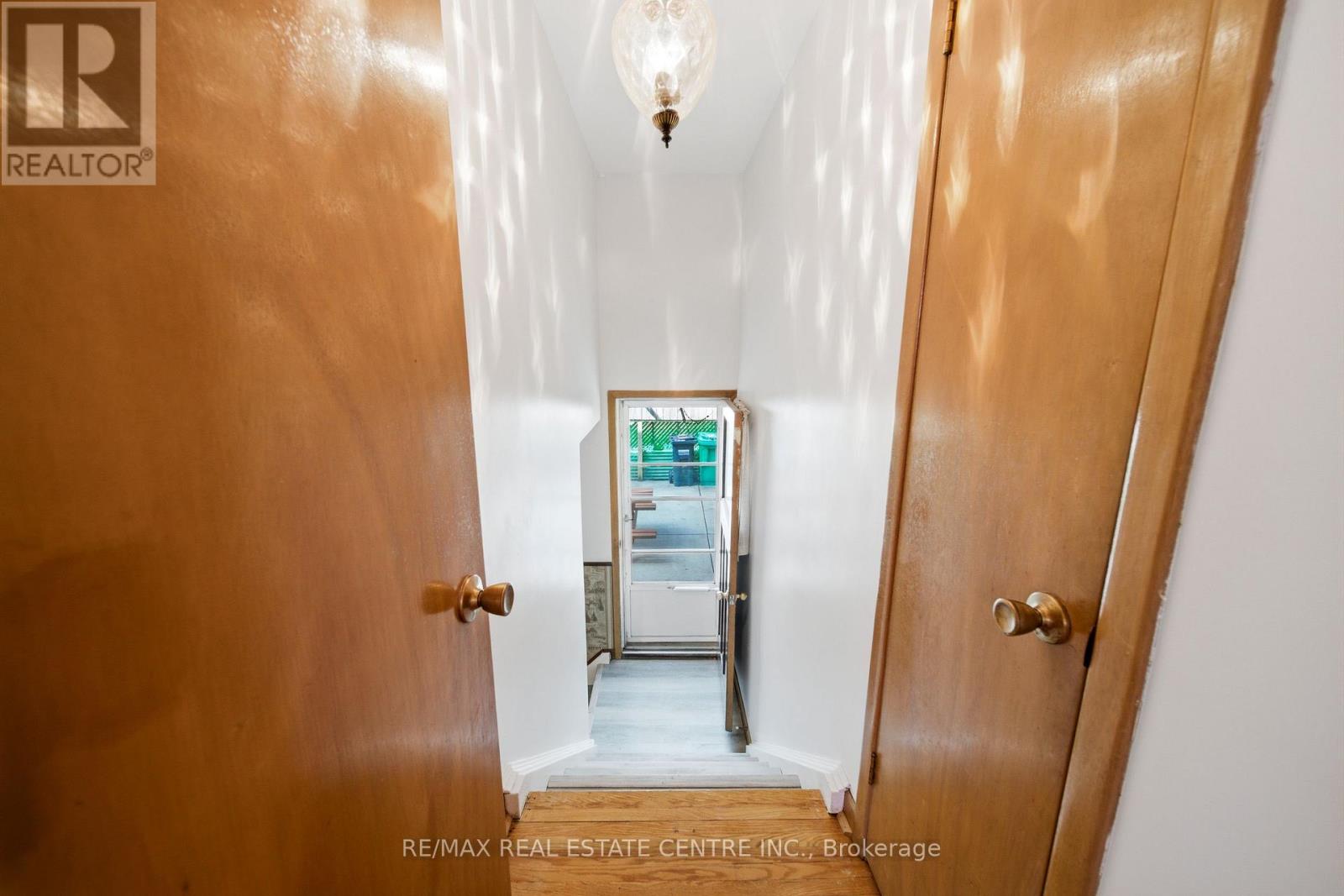 893 Hollowtree Crescent, Mississauga, Ontario  L4Y 2V3 - Photo 33 - W13164890