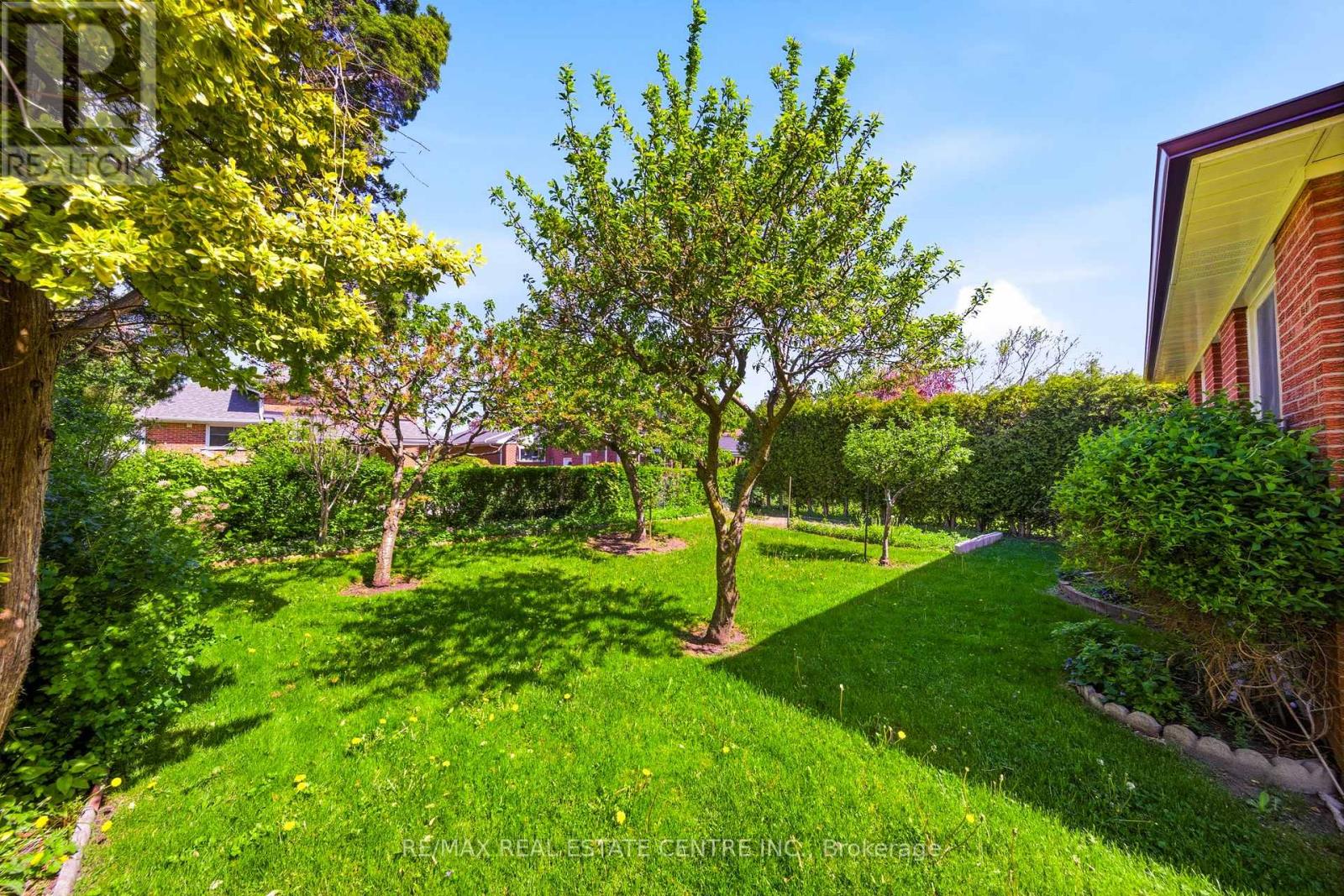 893 Hollowtree Crescent, Mississauga, Ontario  L4Y 2V3 - Photo 43 - W13164890