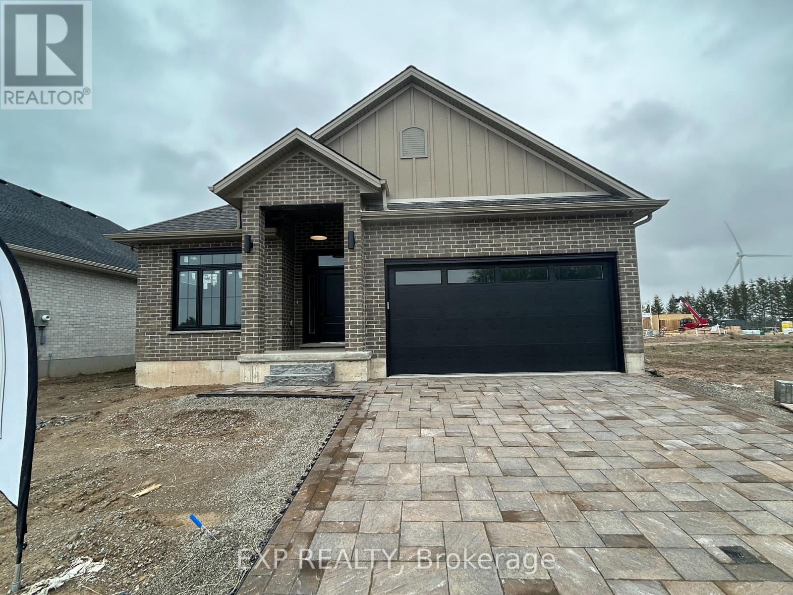 6 Sullivan Street, South Huron, Ontario  N0M 1T0 - Photo 2 - X12730412