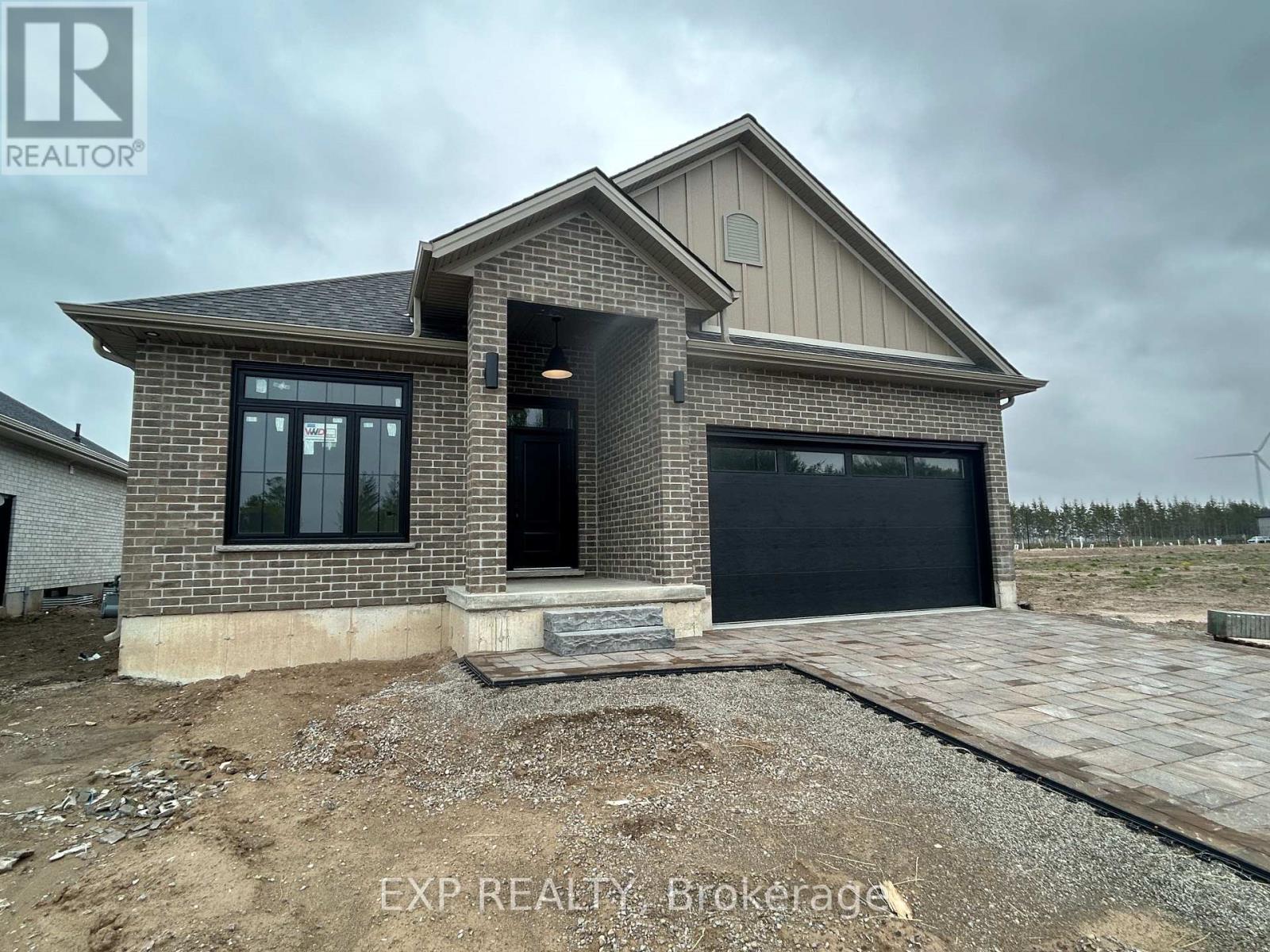6 Sullivan Street, South Huron, Ontario  N0M 1T0 - Photo 3 - X12730412