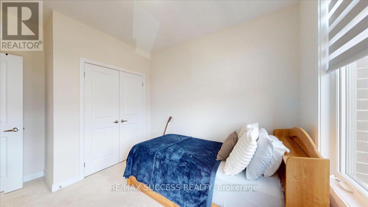 3077 Welsman Gardens, Oakville, Ontario  L6H 7Z2 - Photo 33 - W13166526