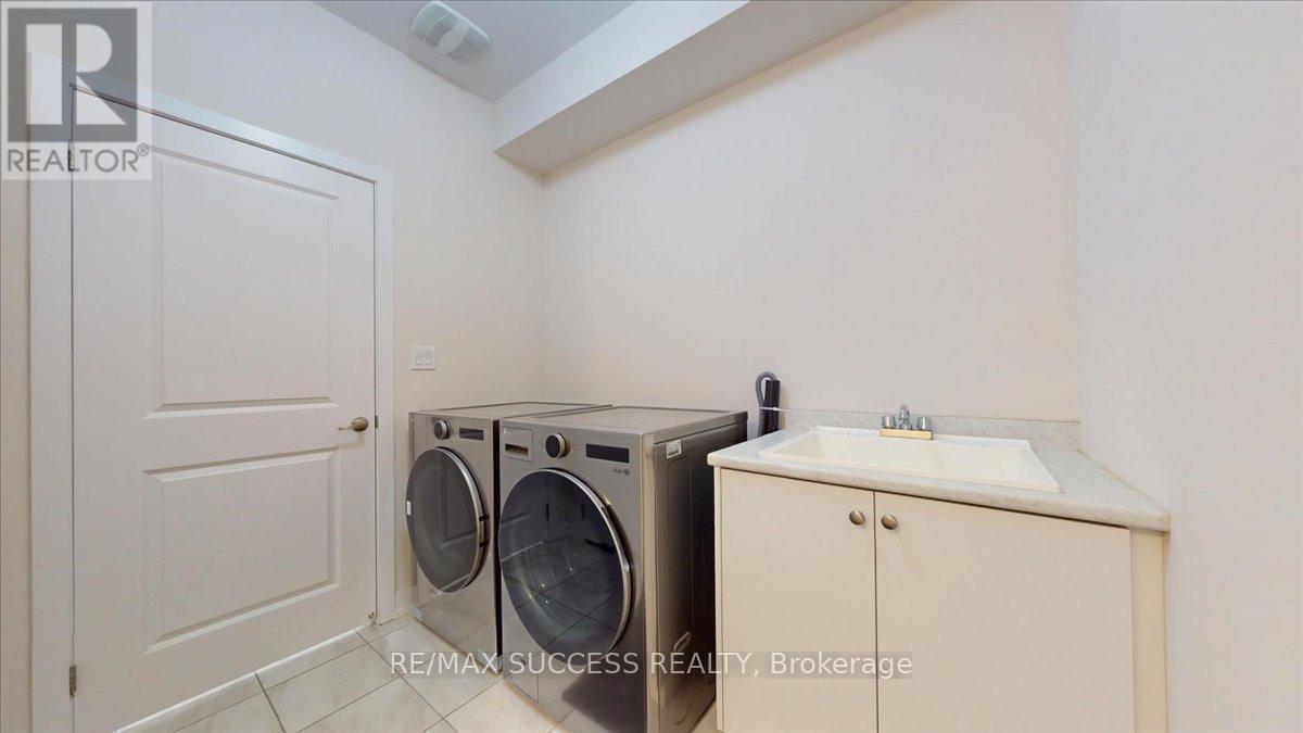 3077 Welsman Gardens, Oakville, Ontario  L6H 7Z2 - Photo 7 - W13166526