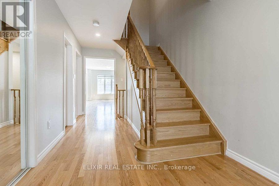 90 Delport Close, Brampton, Ontario  L6P 3T1 - Photo 5 - W13166530