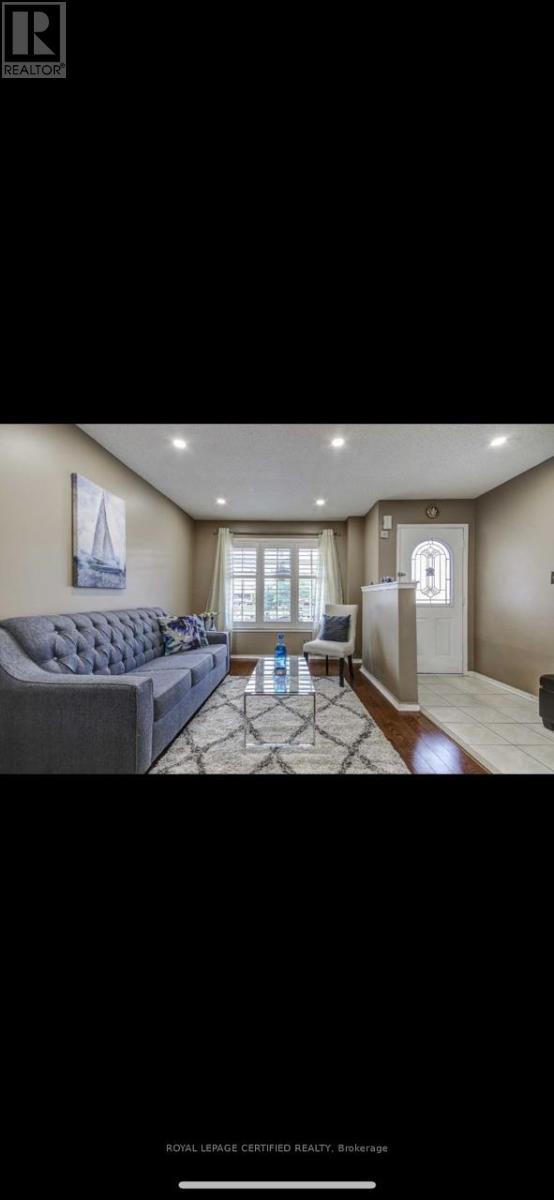 5 Beachpoint Boulevard, Brampton, Ontario  L7A 2H3 - Photo 3 - W13166536