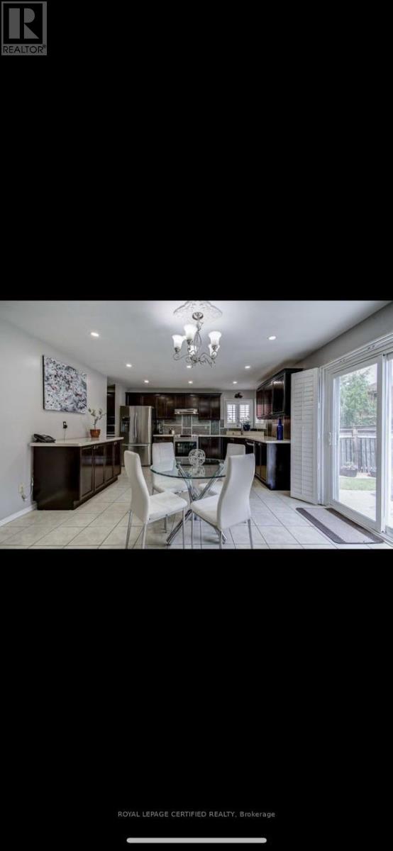 5 Beachpoint Boulevard, Brampton, Ontario  L7A 2H3 - Photo 6 - W13166536