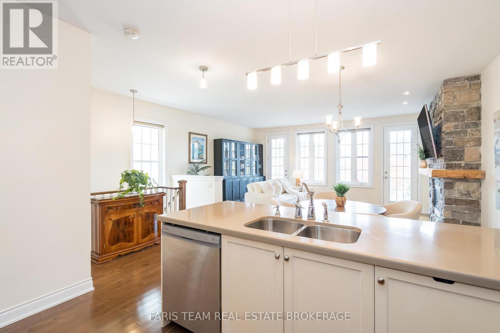 145 Wycliffe Cove, Tay, Ontario  L0K 2A0 - Photo 11 - S12820666