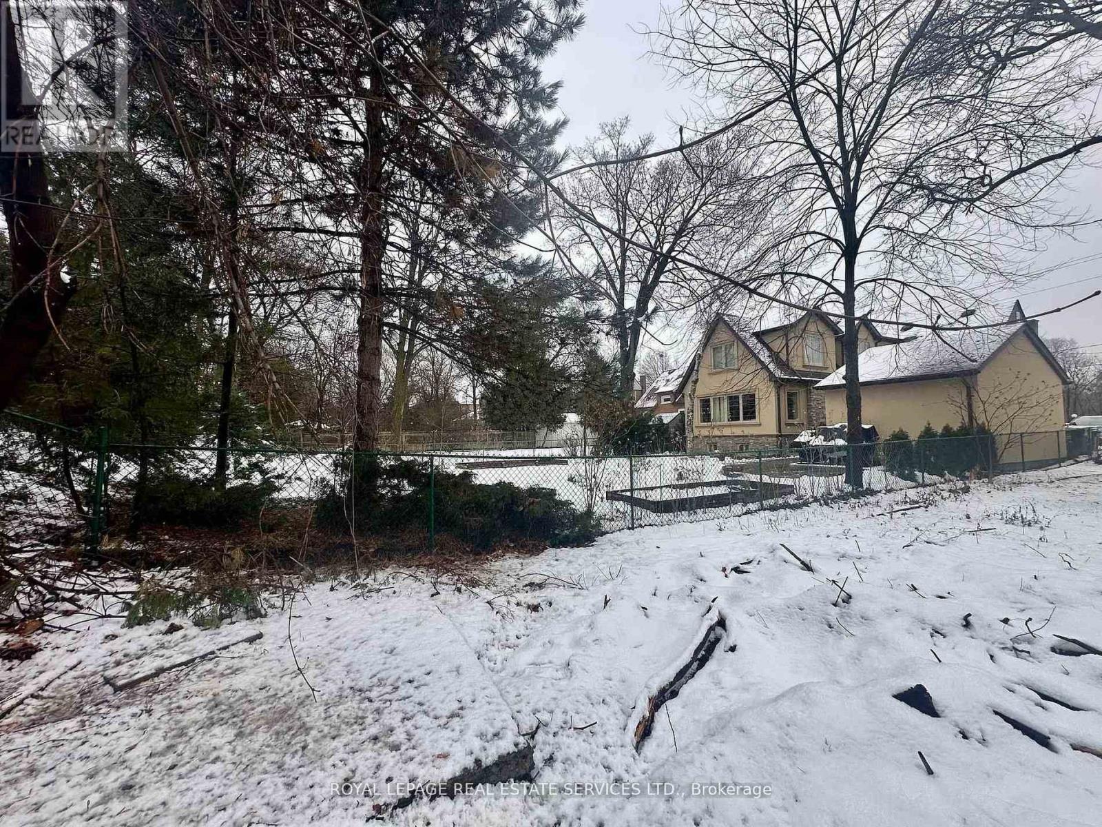 226 Martin Grove Road, Toronto, Ontario  M9B 4L4 - Photo 10 - W13075506