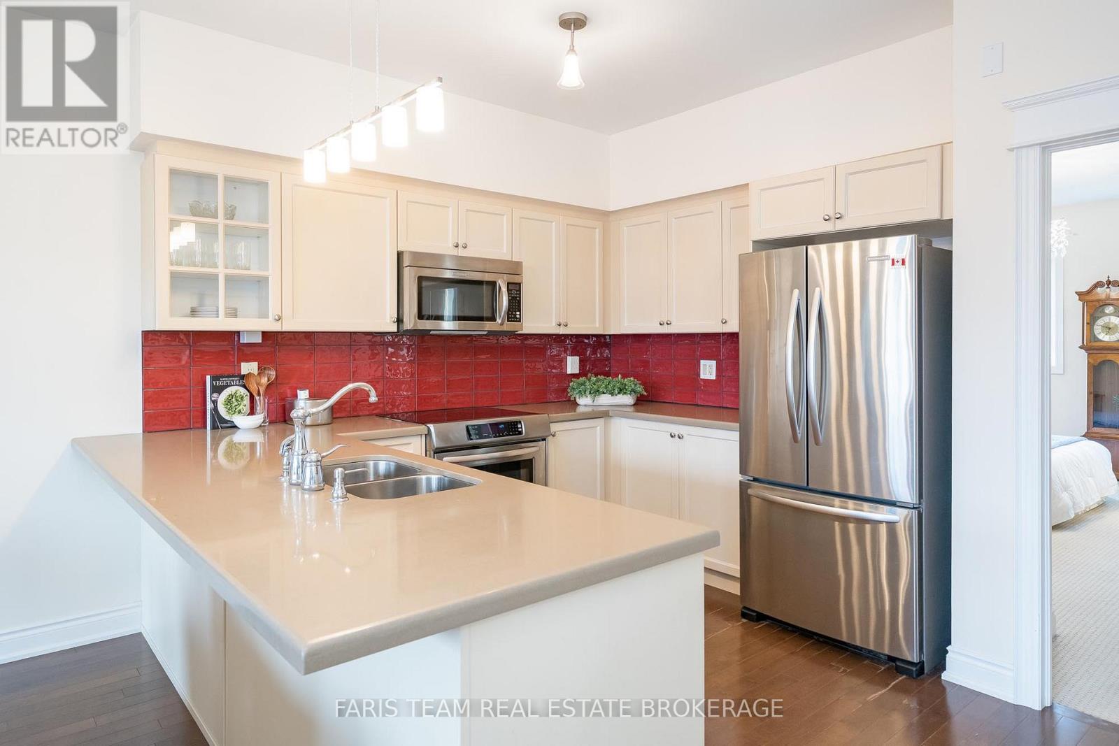 145 Wycliffe Cove, Tay, Ontario  L0K 2A0 - Photo 7 - S12820666