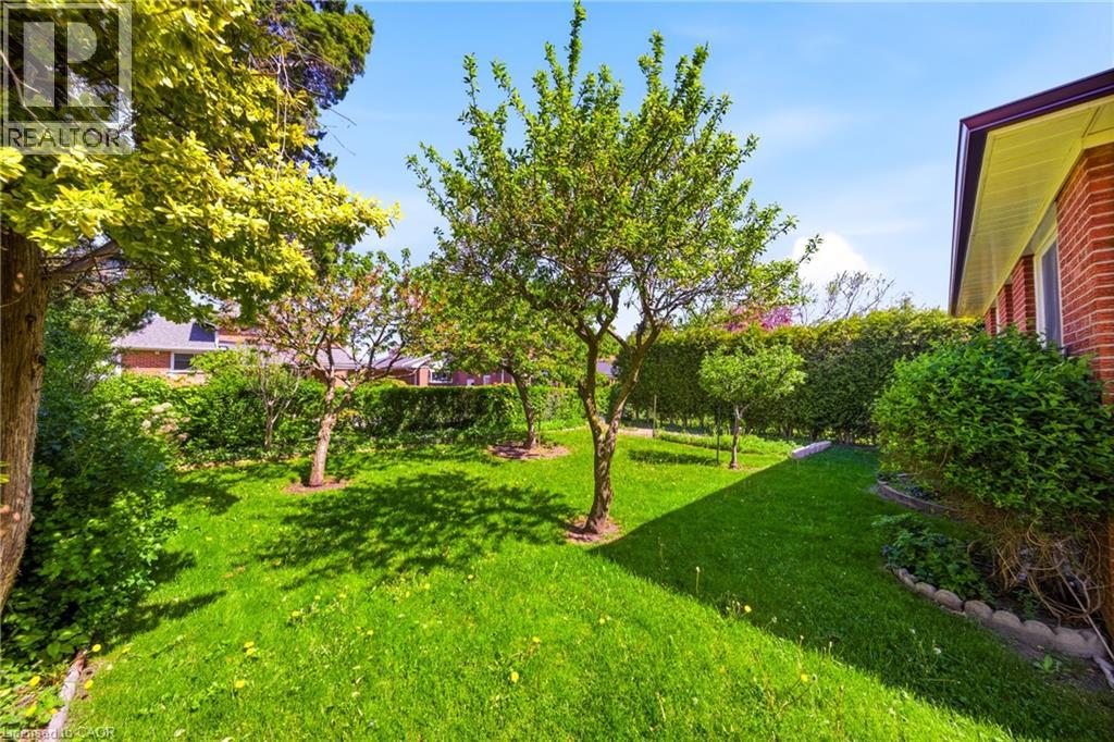 893 Hollowtree Crescent, Mississauga, Ontario  L4Y 2V3 - Photo 43 - 40832853