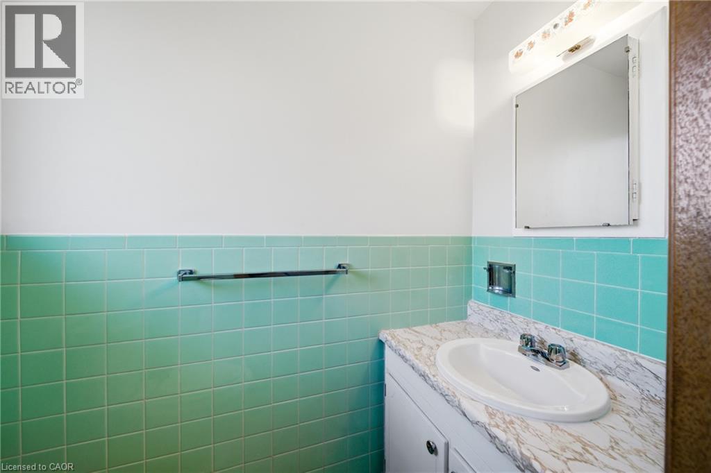 893 Hollowtree Crescent, Mississauga, Ontario  L4Y 2V3 - Photo 32 - 40832853