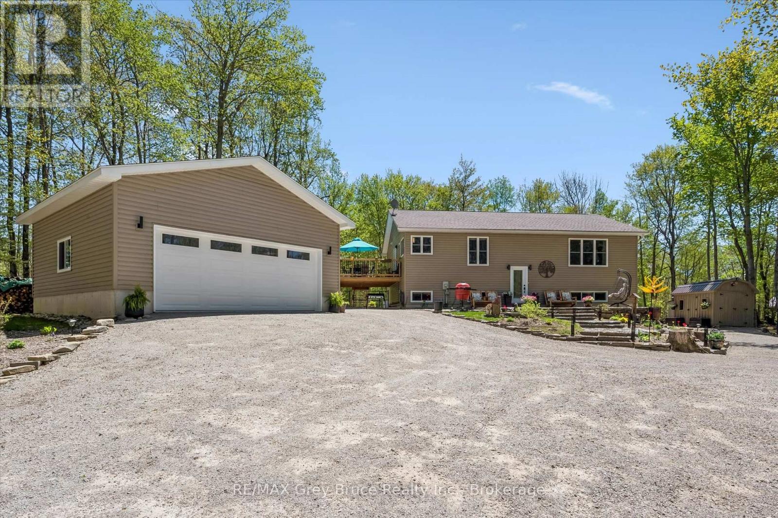 50 Creek Side Crescent, South Bruce Peninsula, Ontario  N0H 2T0 - Photo 2 - X13166570