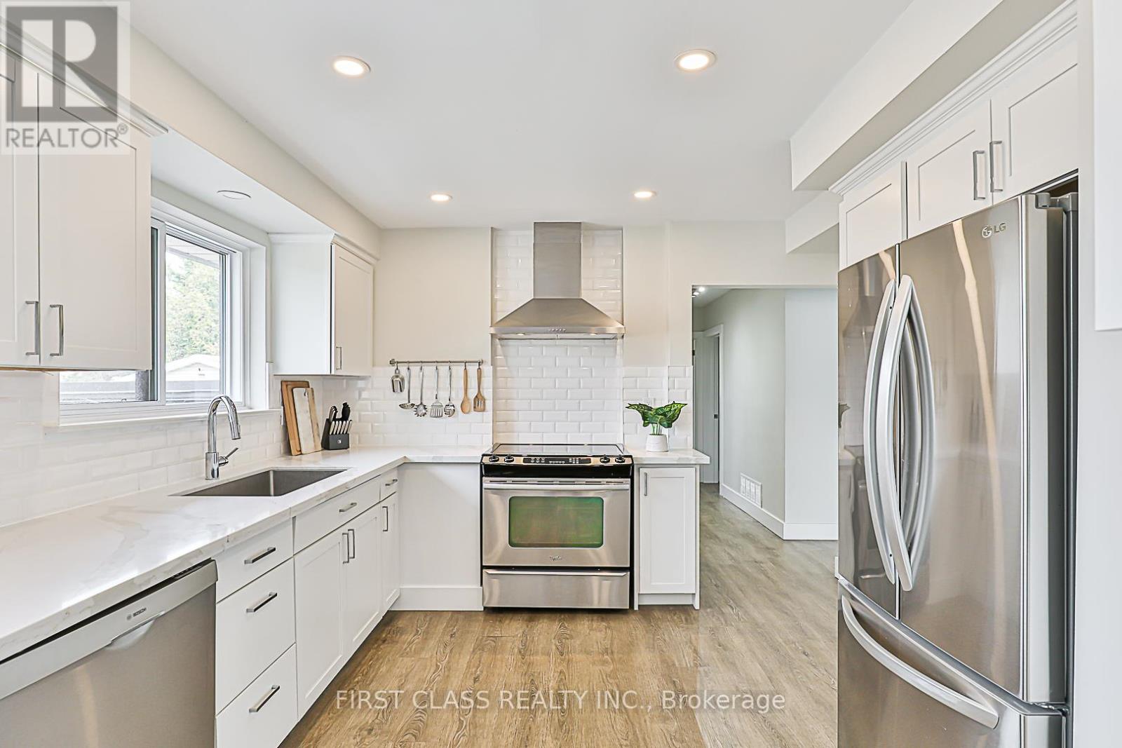 24 Fintona Avenue, Toronto, Ontario  M1E 1V3 - Photo 7 - E13166582