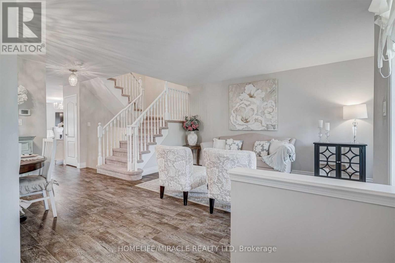 149 Carnwith Drive E, Whitby, Ontario  L1M 2J5 - Photo 3 - E13166588
