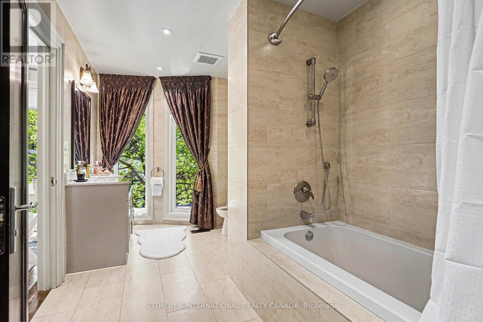 42 Prince Adam Court, King, Ontario  L7B 1M1 - Photo 22 - N13166572