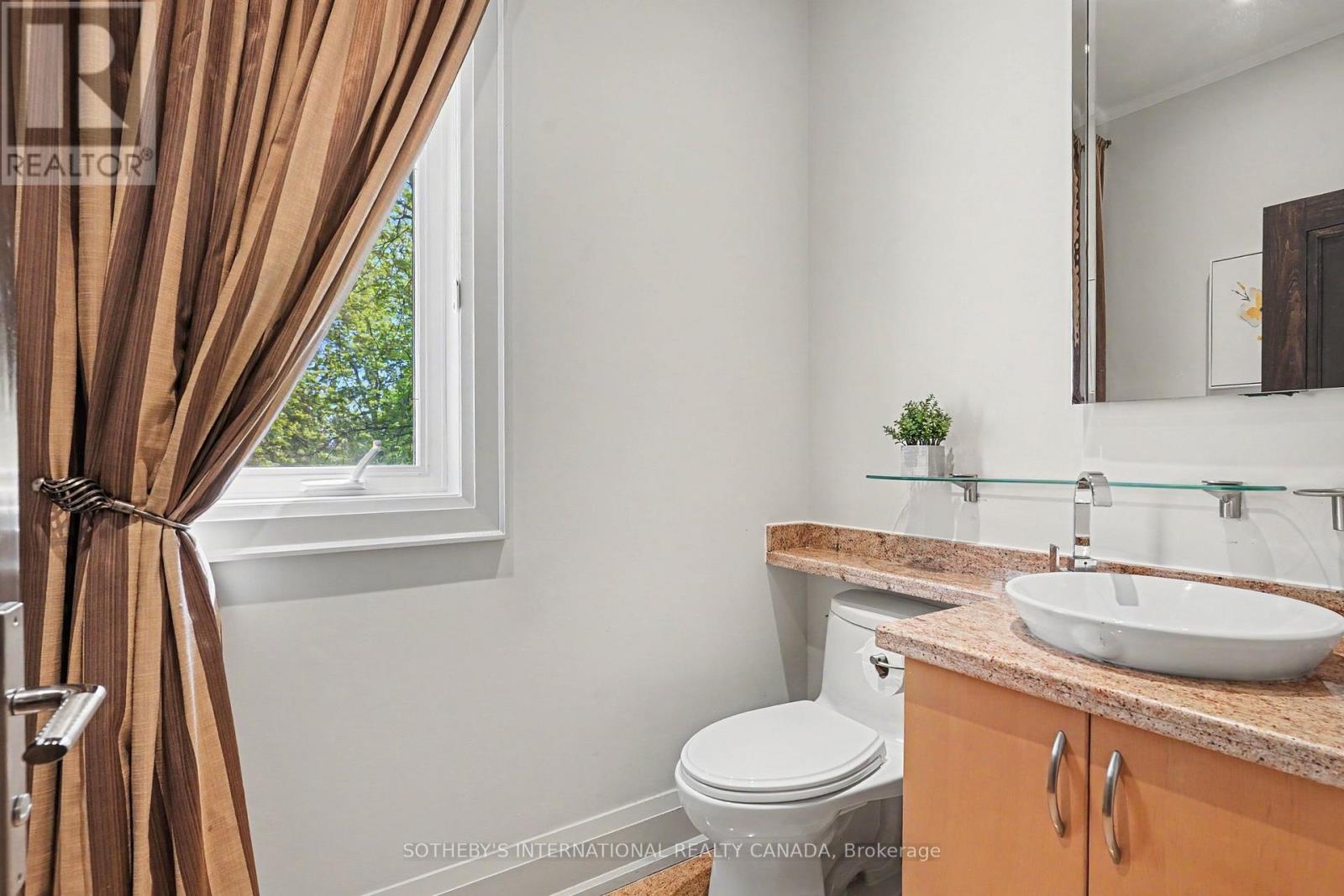 42 Prince Adam Court, King, Ontario  L7B 1M1 - Photo 32 - N13166572