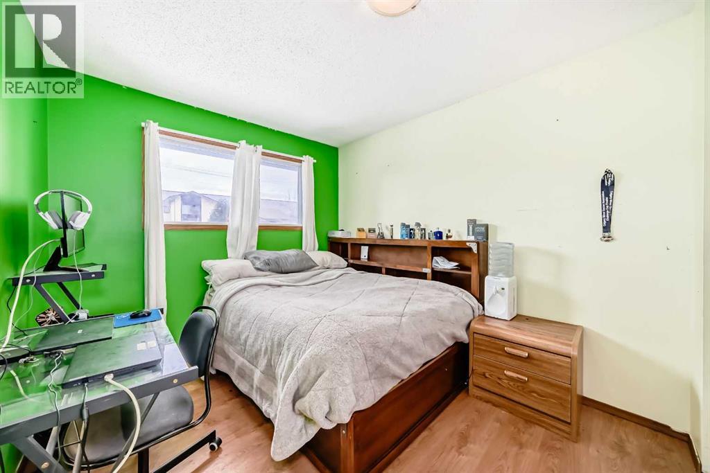 5411 Temple Road NE, Calgary, Alberta  T1Y 3B1 - Photo 17 - A2299758