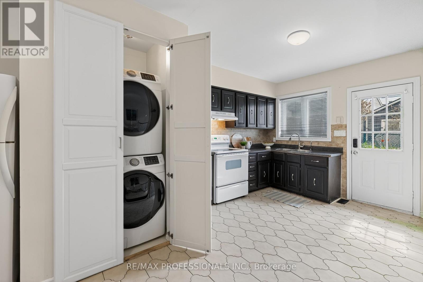 278 Caledonia Road, Toronto, Ontario  M6E 4T3 - Photo 10 - W13166576