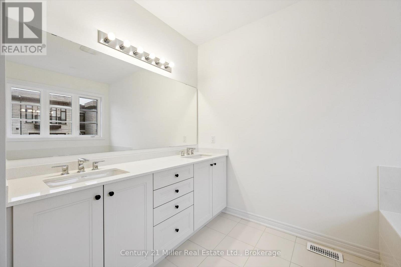 3242 Millicent Avenue, Oakville, Ontario  L6H 0V8 - Photo 32 - W12974790