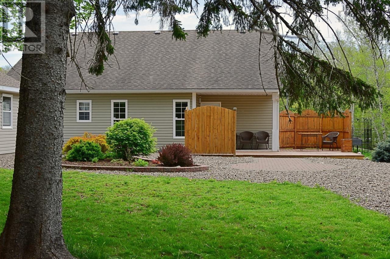 318 Victoria Road, Bridgewater, Nova Scotia  B4V 2P1 - Photo 2 - 202607068