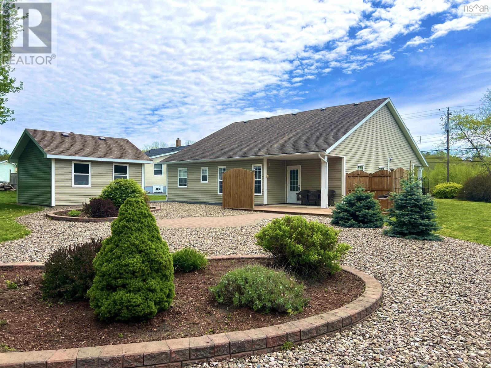 318 Victoria Road, Bridgewater, Nova Scotia  B4V 2P1 - Photo 48 - 202607068