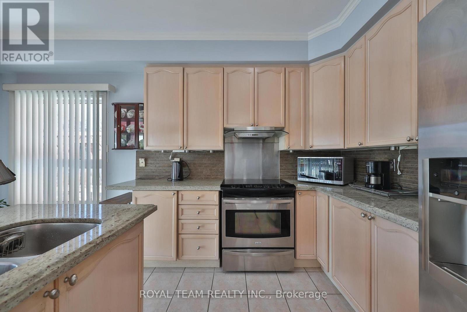 2 Sandway Crescent, Vaughan, Ontario  L6A 2M1 - Photo 30 - N12899588