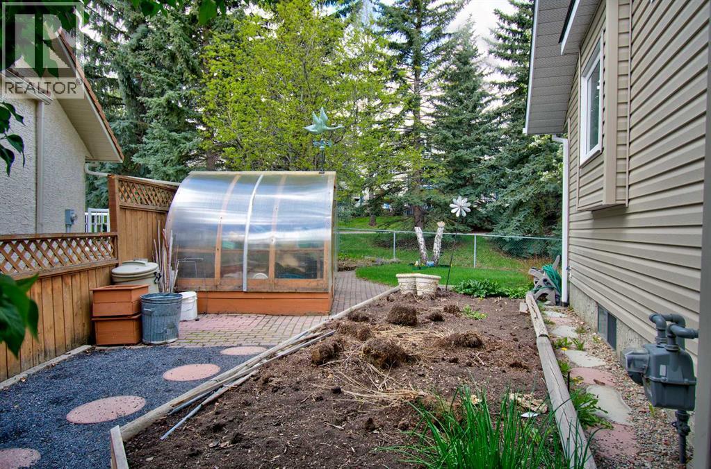 345 Sandringham Court NW, Calgary, Alberta  T3K 3V6 - Photo 36 - A2314042