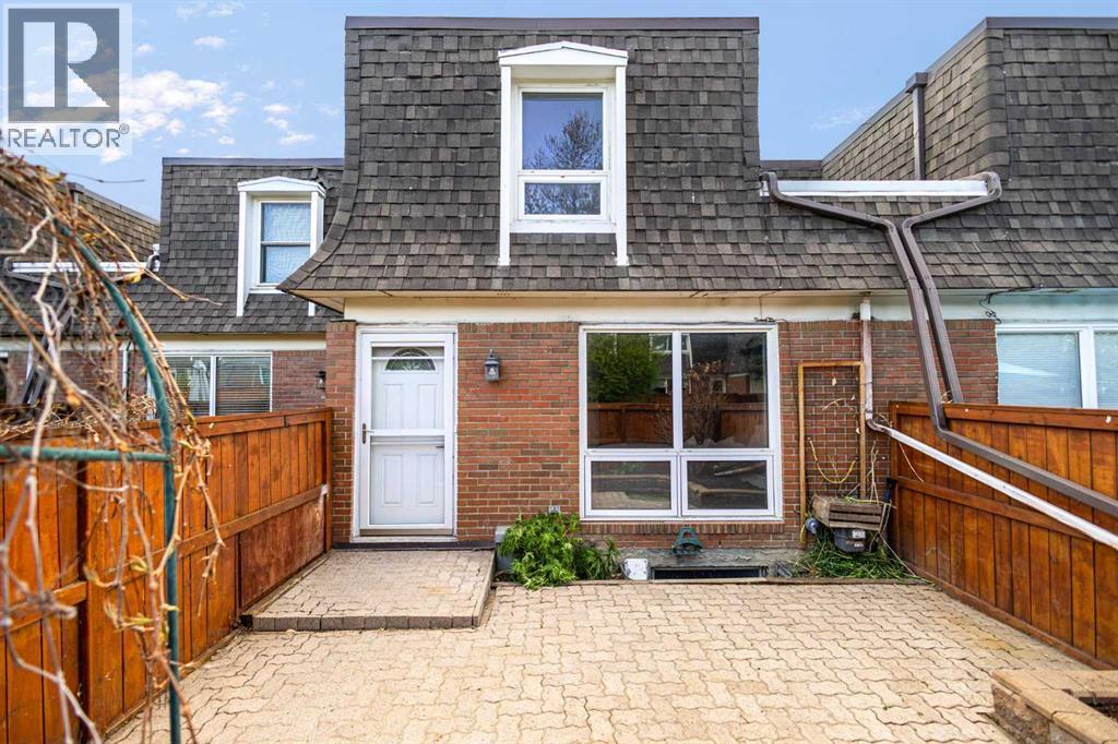 153, 330 Canterbury Drive SW, Calgary, Alberta