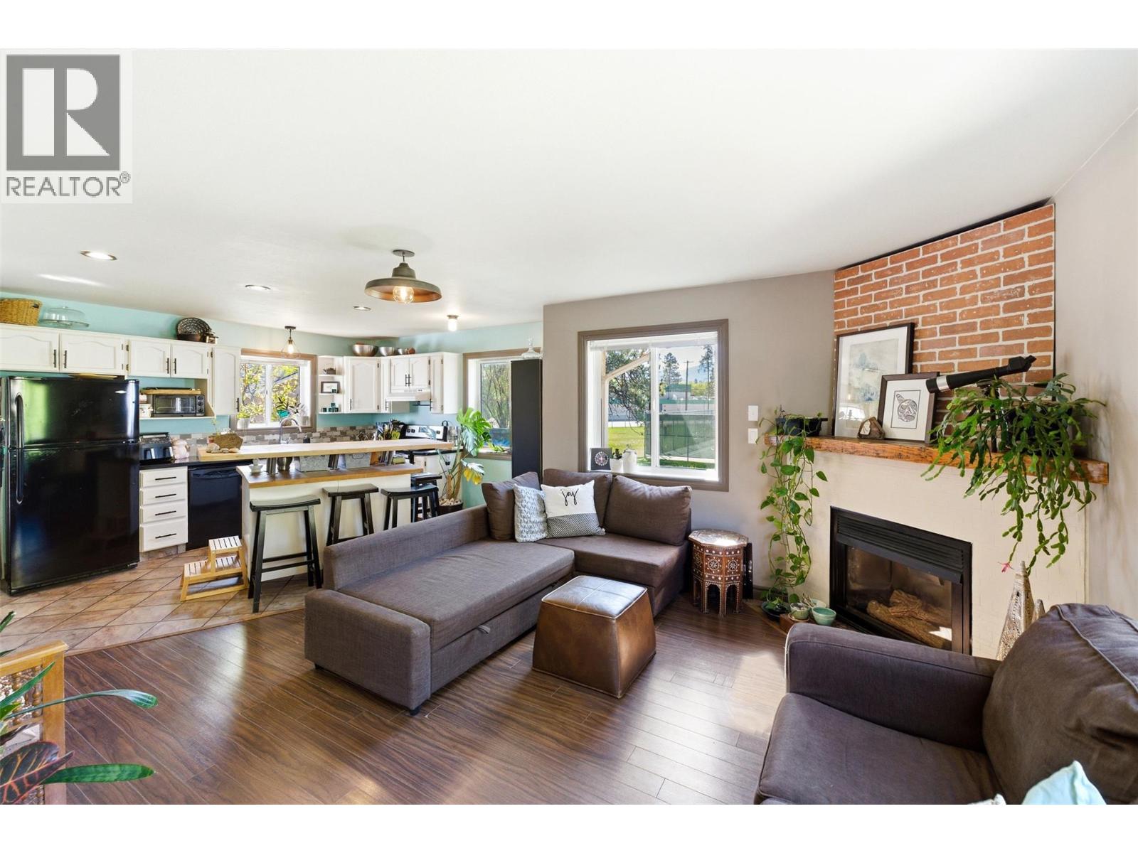 1032 Cedar Street Unit# 7, Okanagan Falls, British Columbia  V0H 1R4 - Photo 3 - 10385889