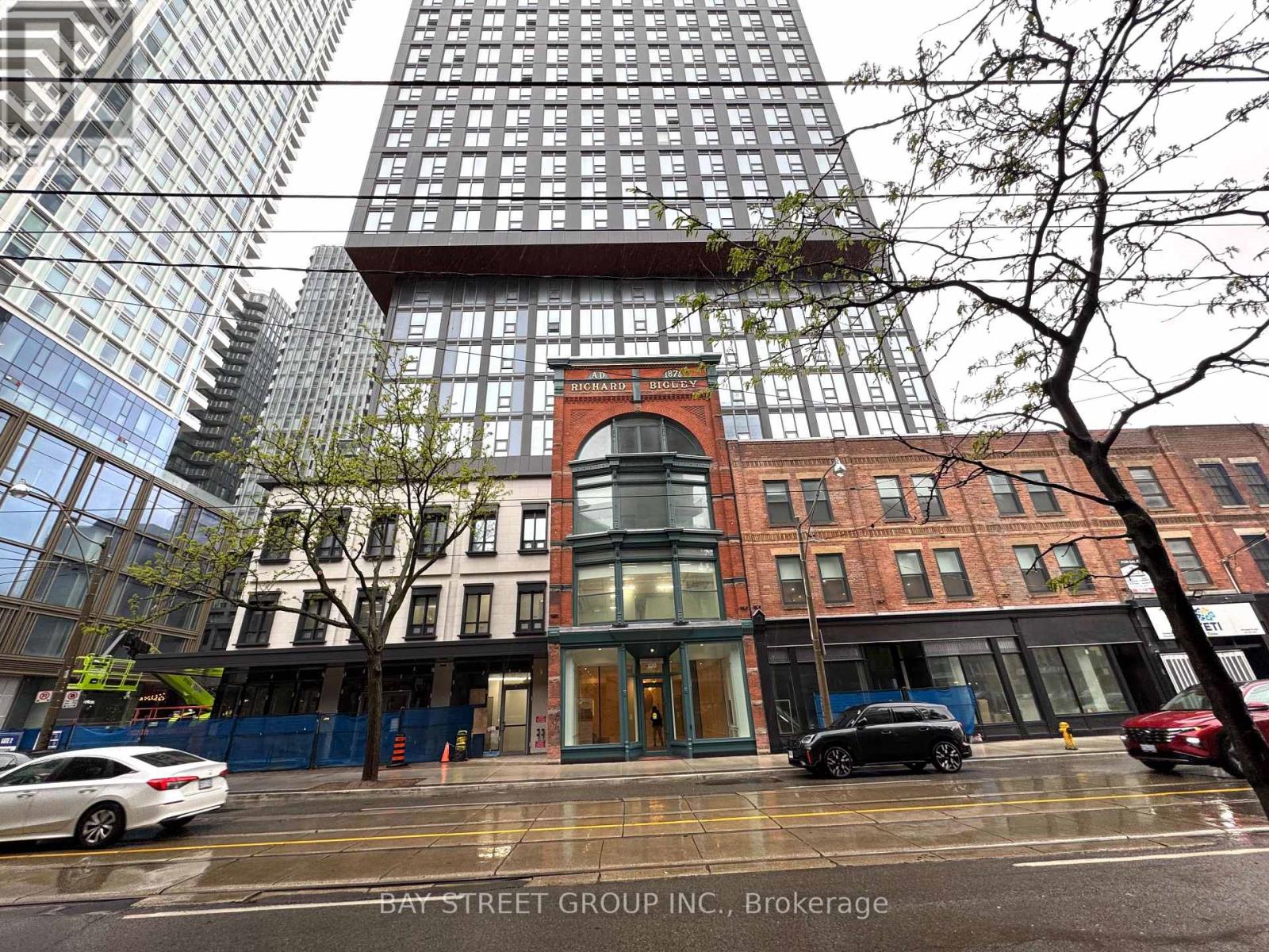 1501 - 100 QUEEN STREET E