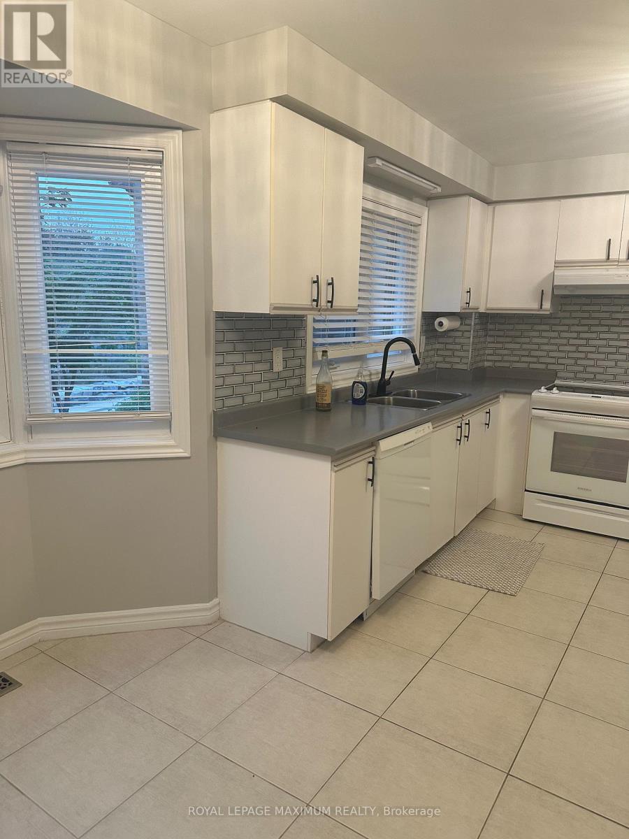 37 Old Firehall Lane, Vaughan, Ontario  L4L 8W3 - Photo 6 - N13037856