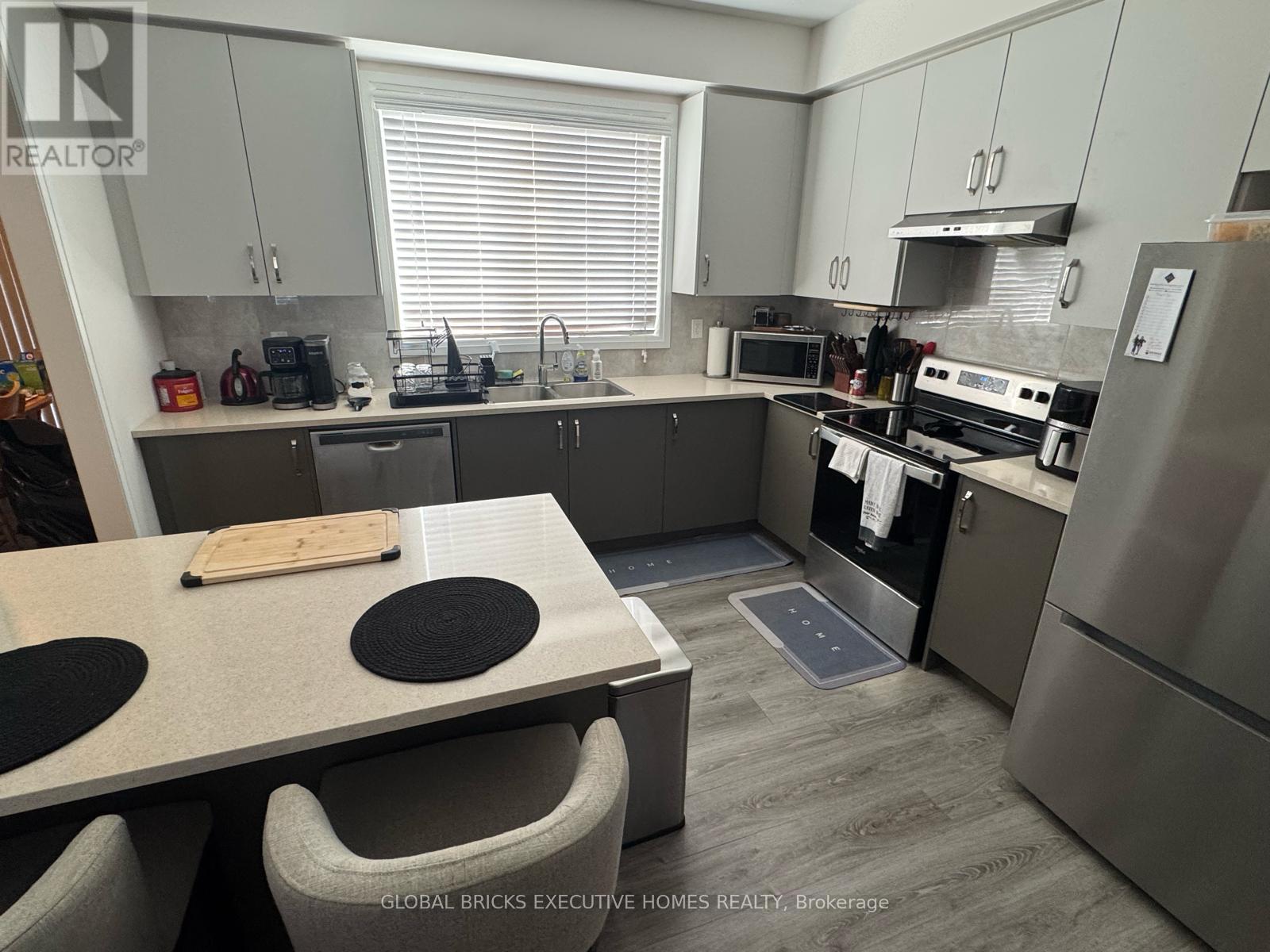 42 Ambereen Place E, Clarington, Ontario  L1C 7H5 - Photo 11 - E13166656
