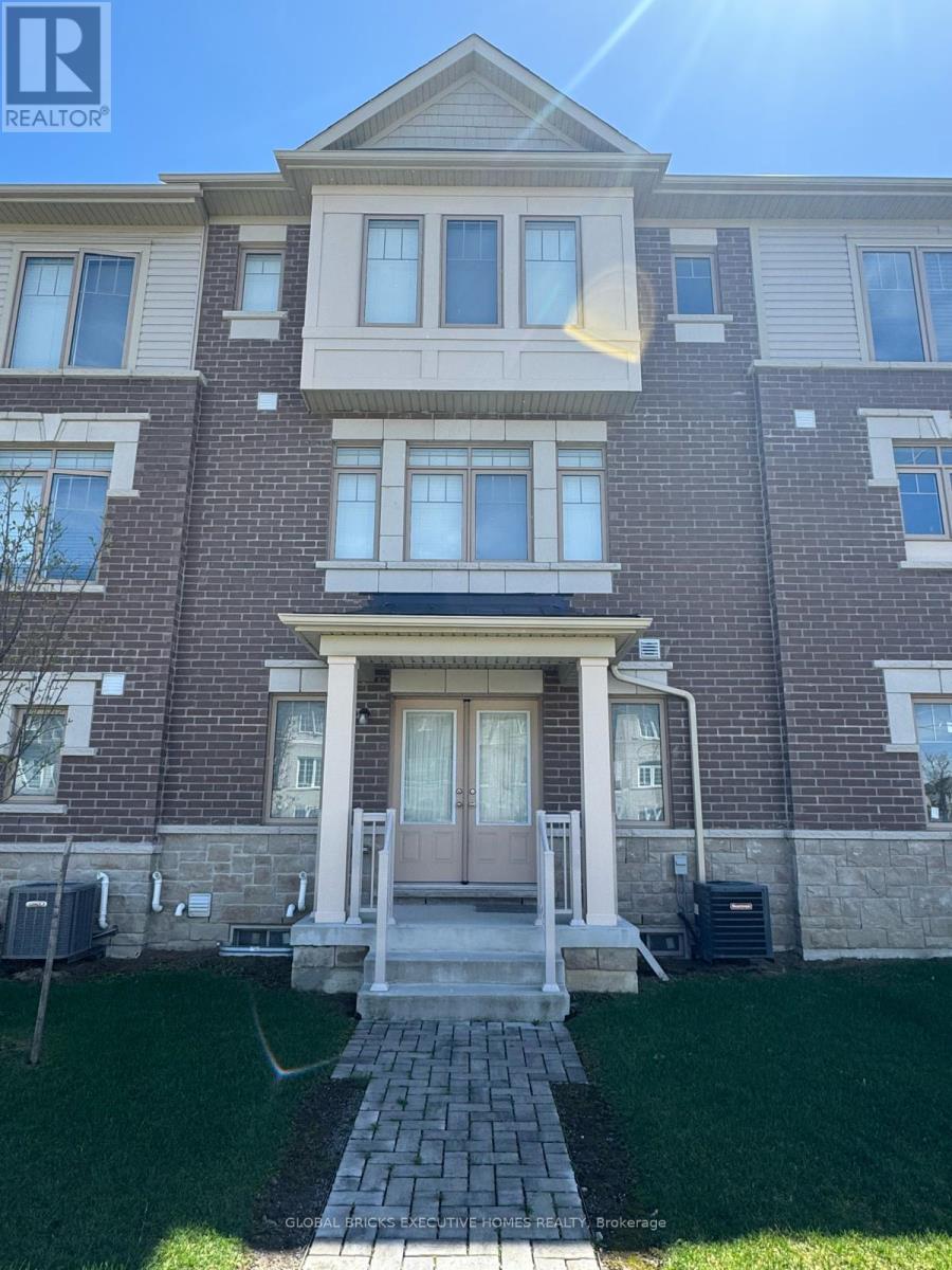 42 Ambereen Place E, Clarington, Ontario  L1C 7H5 - Photo 2 - E13166656