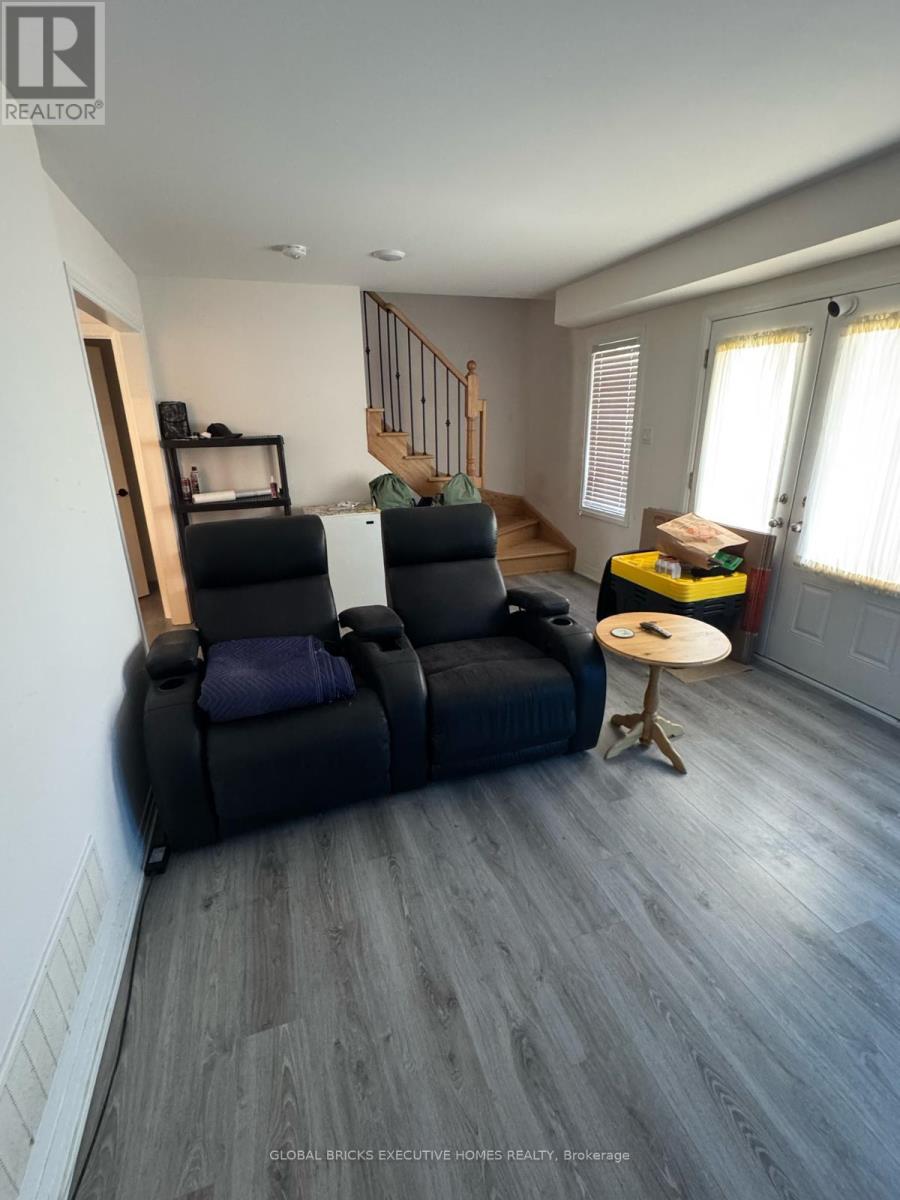 42 Ambereen Place E, Clarington, Ontario  L1C 7H5 - Photo 6 - E13166656