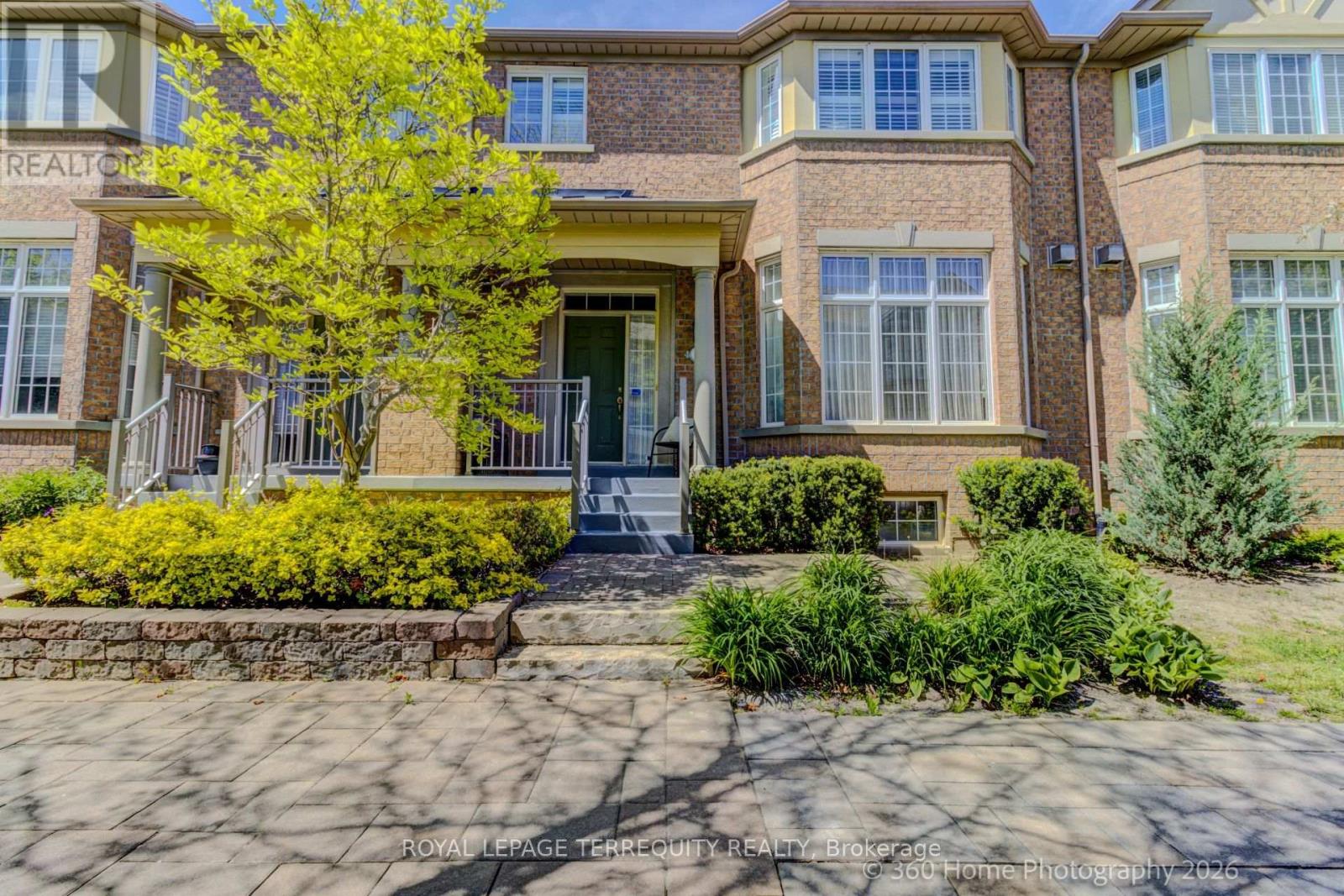 15 LEGENDS WAY, Markham, Ontario