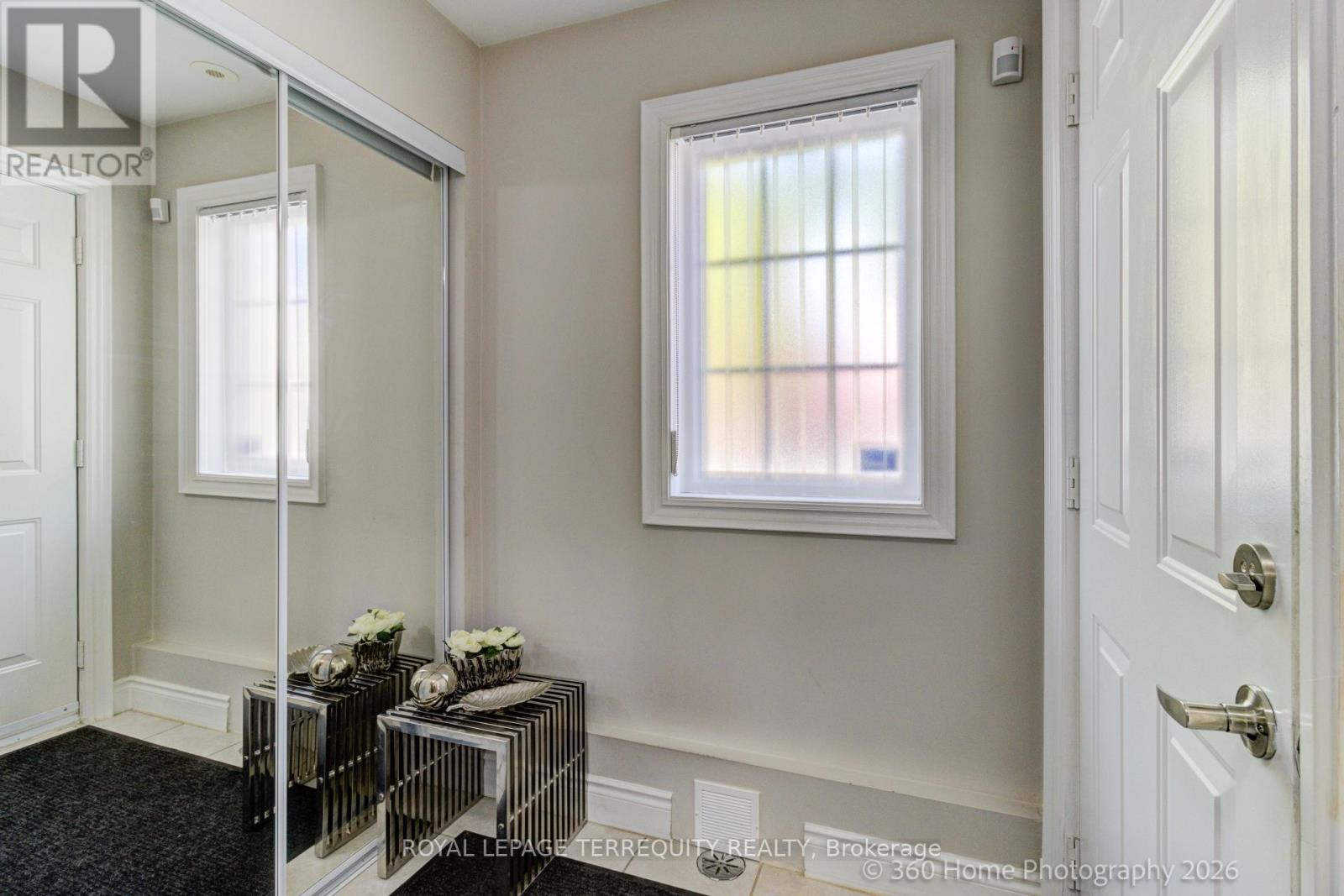 15 Legends Way, Markham, Ontario  L3R 6B2 - Photo 4 - N13166620