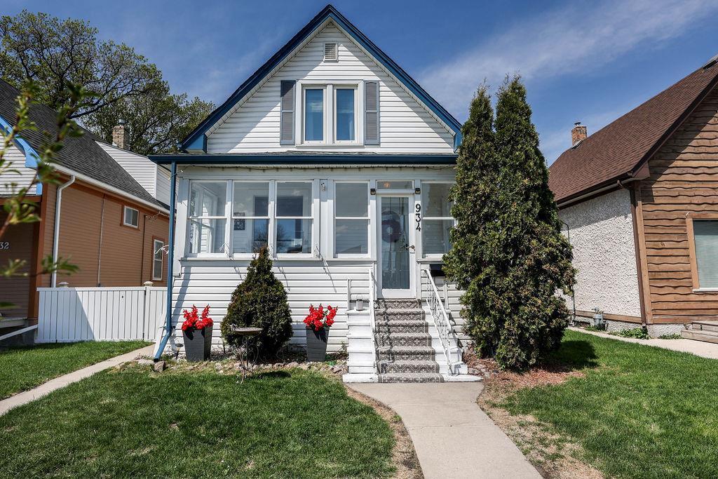 934 Spruce Street, Winnipeg, Manitoba R3G 2Z9 - Photo 0 - 202611336