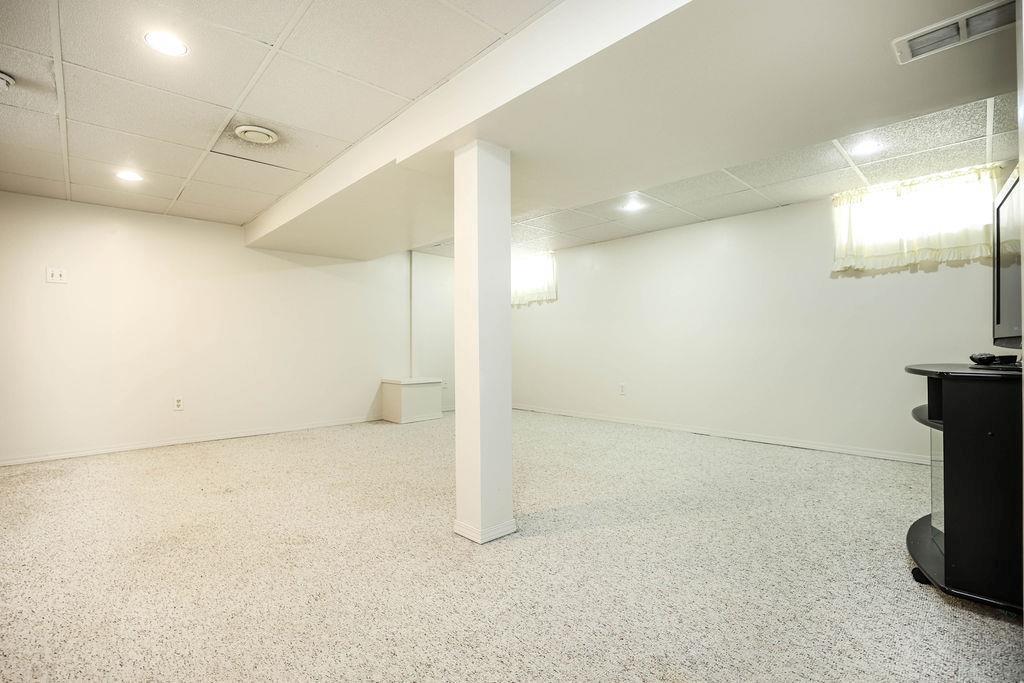 934 Spruce Street, Winnipeg, Manitoba R3G 2Z9 - Photo 37 - 202611336