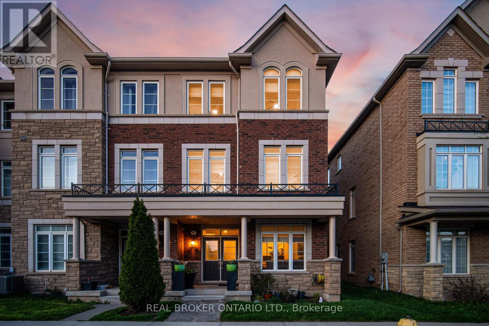 3077 Preserve Drive, Oakville, Ontario  L6M 0W7 - Photo 2 - W13166654