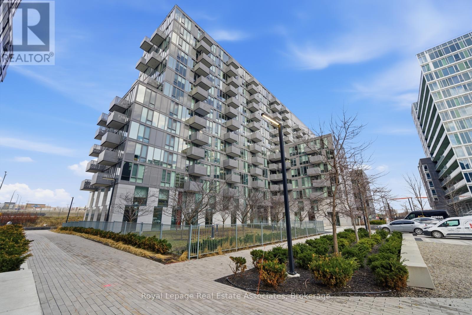 807 - 38 Monte Kwinter Court, Toronto, Ontario M3H 0E2 - Photo 2 - C13166142