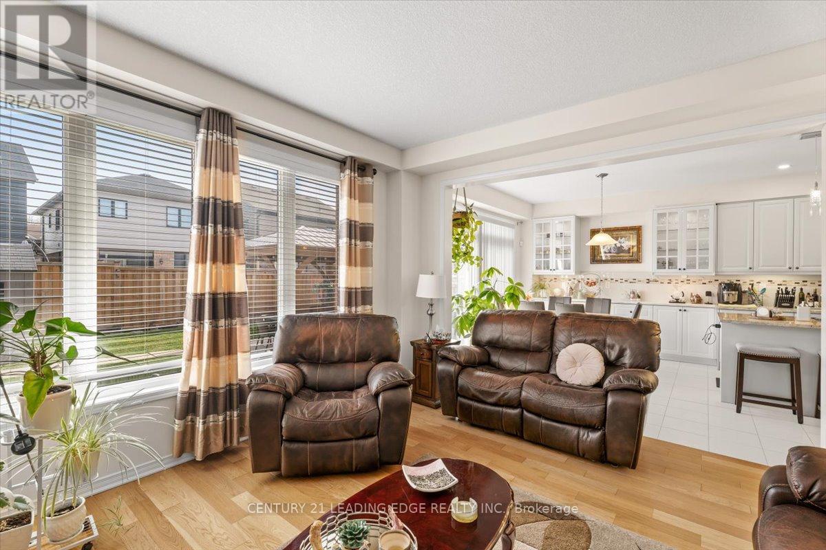 35 Royal Coachman Way, Hamilton, Ontario  L8J 0M2 - Photo 13 - X13085894