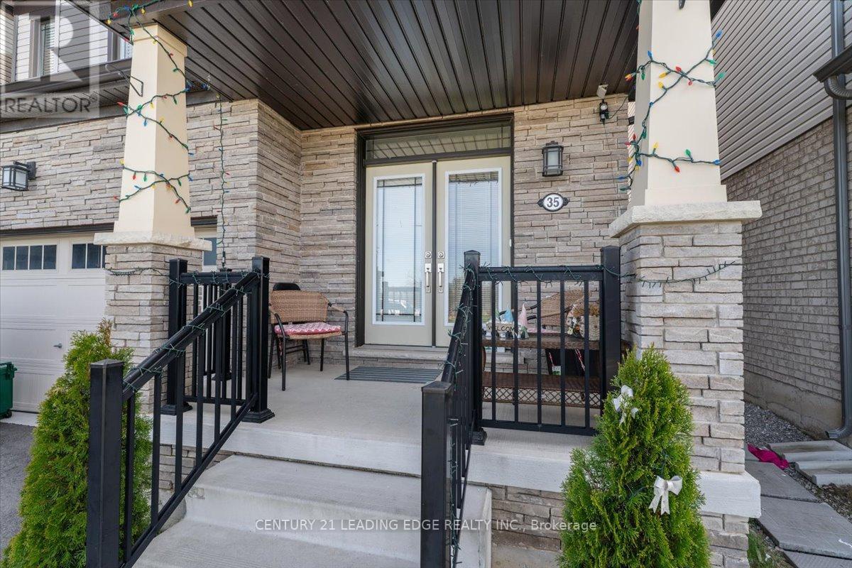 35 Royal Coachman Way, Hamilton, Ontario  L8J 0M2 - Photo 5 - X13085894